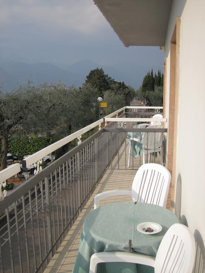 Piccolo Hotel Direkt Am See Brenzone sul Garda Exterior photo