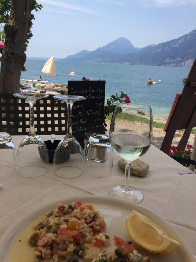 Piccolo Hotel Direkt Am See Brenzone sul Garda Exterior photo