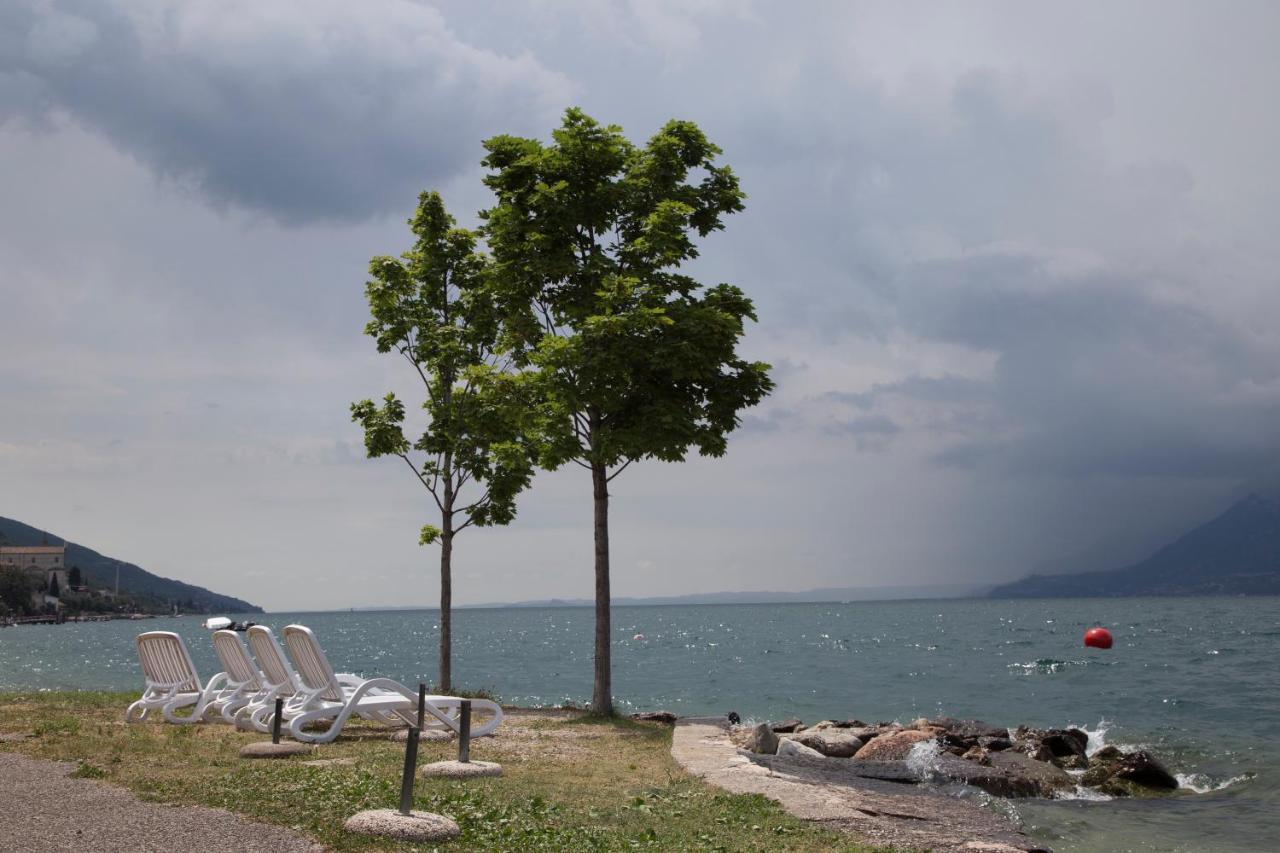 Piccolo Hotel Direkt Am See Brenzone sul Garda Exterior photo